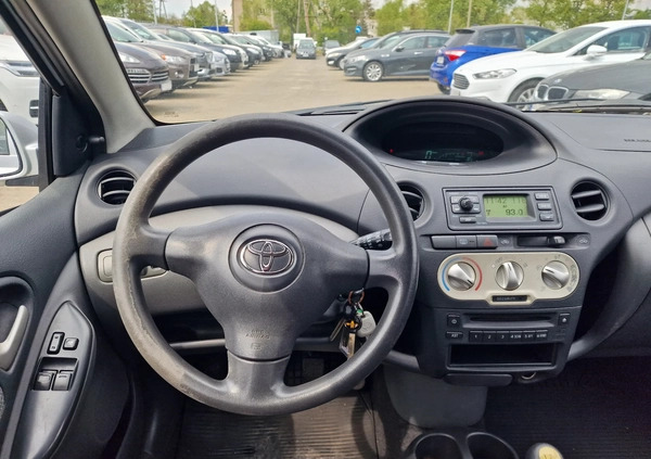 Toyota Yaris cena 6499 przebieg: 166177, rok produkcji 2003 z Daleszyce małe 137
